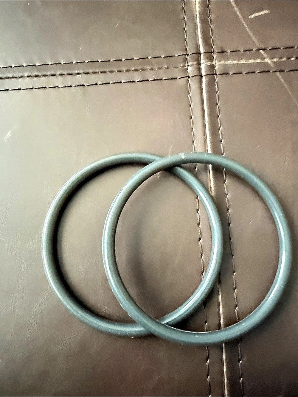 Gray Bangle Bracelet Set Like New